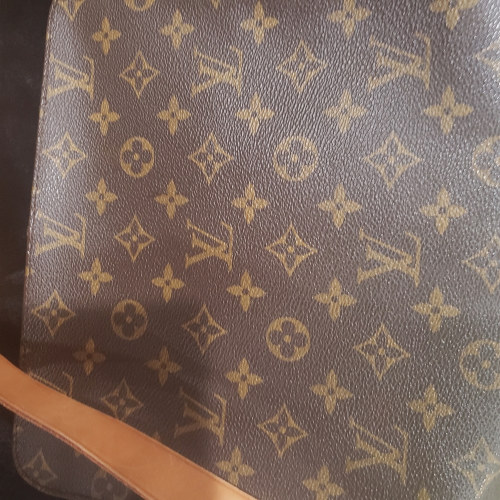 Louis Vuitton crossbody bag